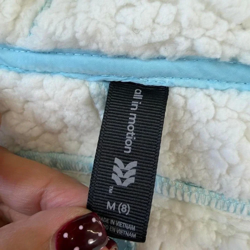 Brand new with tags All in Motion kids softshell fleece jacket 💙